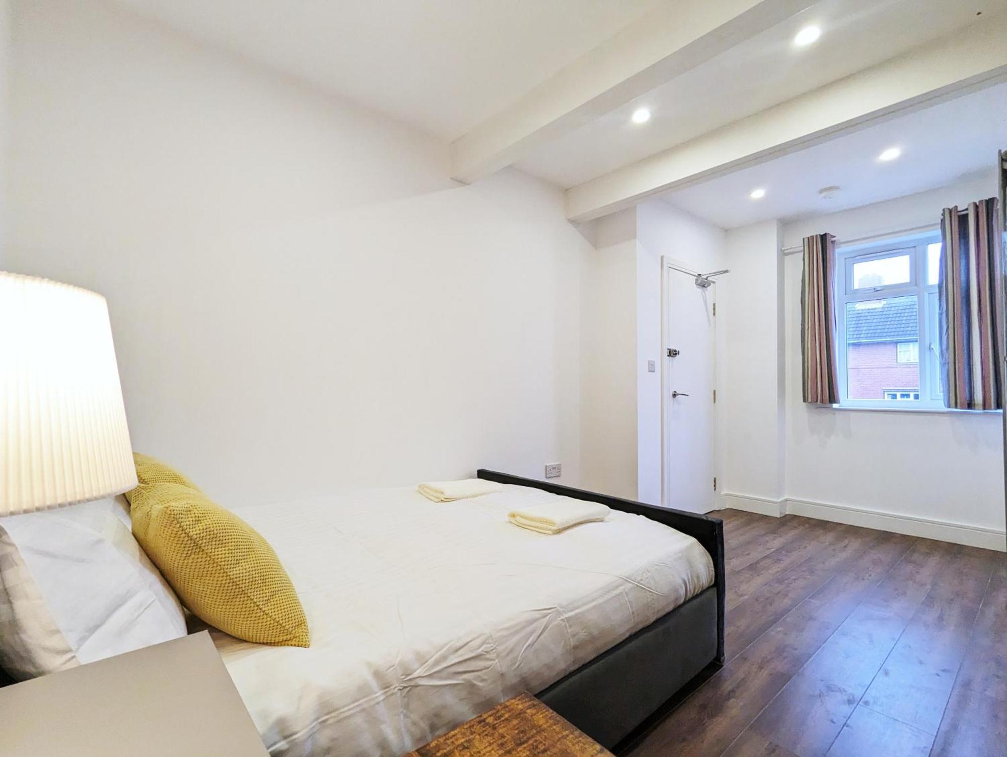 Rooms Near City Centre Private Bath Free Parking ยอร์ค ภายนอก รูปภาพ