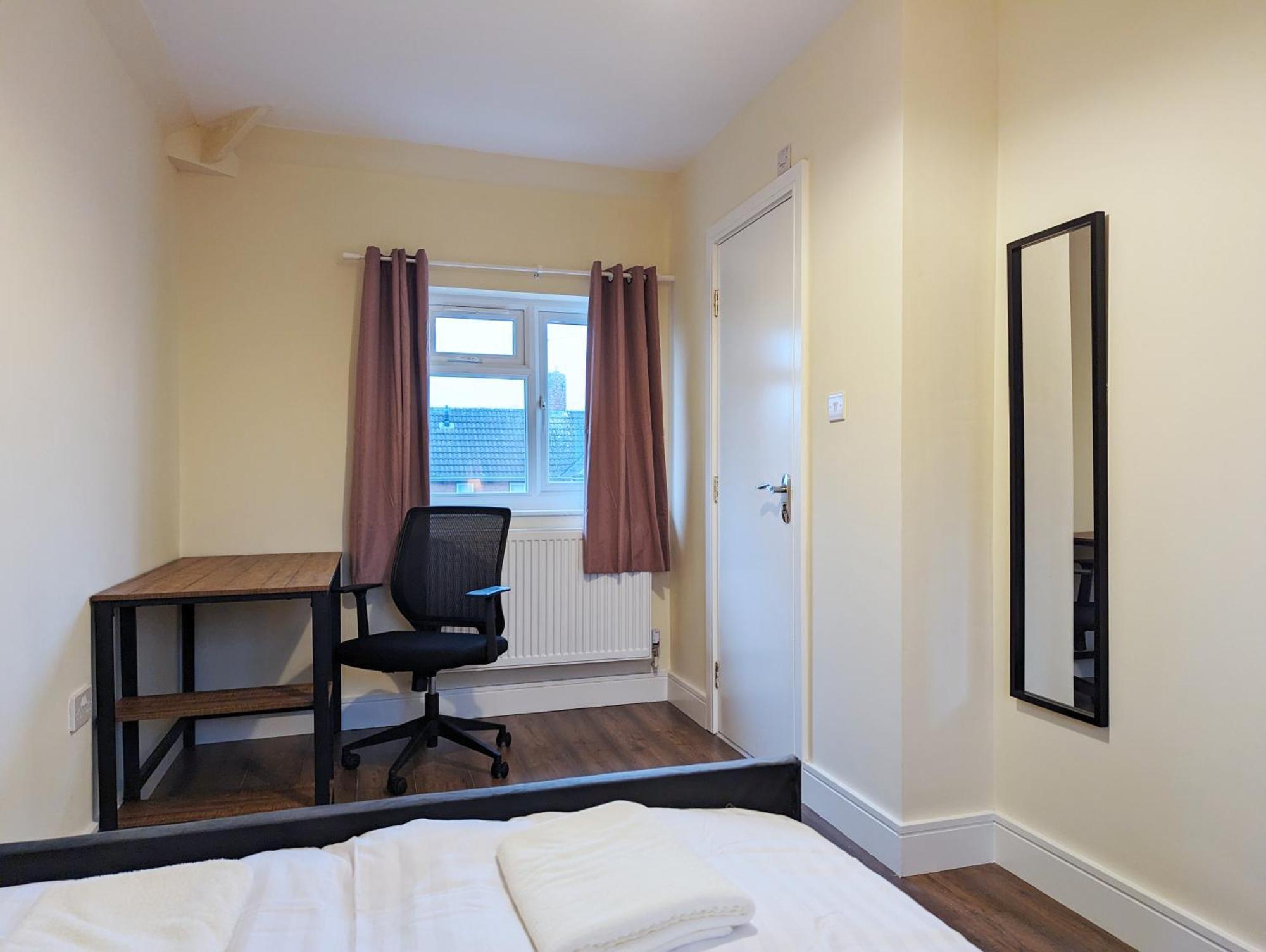 Rooms Near City Centre Private Bath Free Parking ยอร์ค ภายนอก รูปภาพ