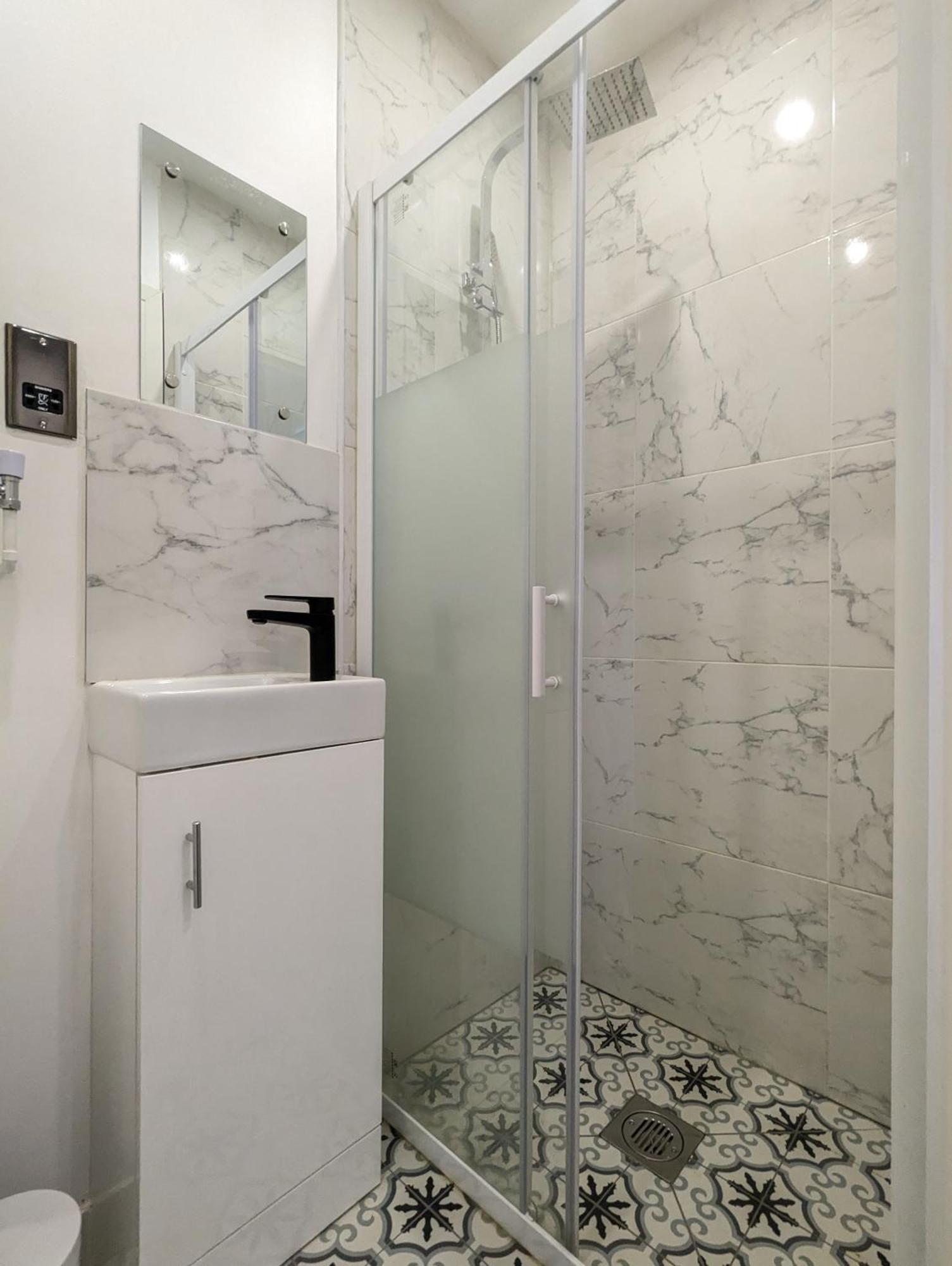 Rooms Near City Centre Private Bath Free Parking ยอร์ค ภายนอก รูปภาพ
